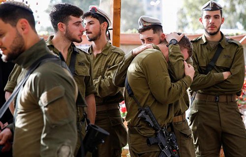 "هآرتس": انتحار 7 جنود إسرائيليين خلال شهر تموز فقط
